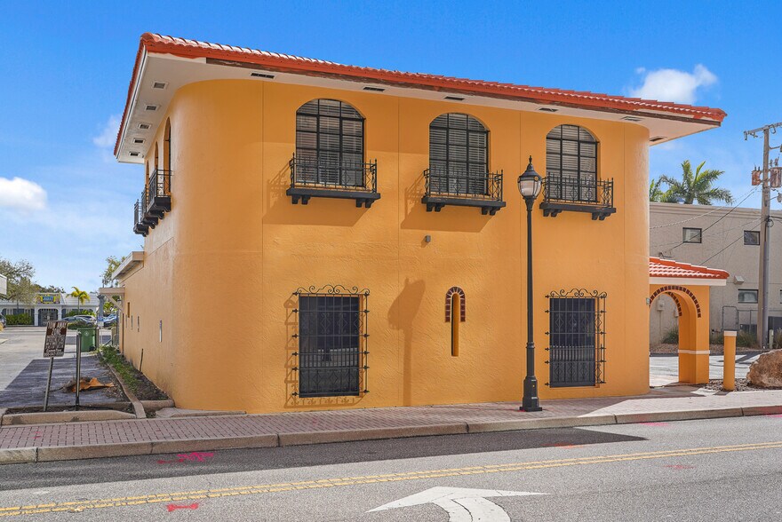 Primary Photo Of 537 10th St W, Bradenton Office For Lease