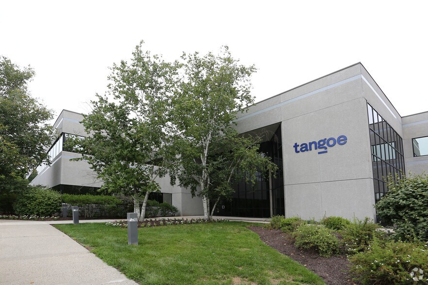 More Photos Of 1 Waterview Dr, Shelton Light Distribution For Lease