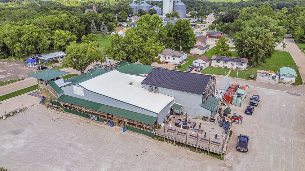 More Photos Of 602 Clark St, Utica Restaurant For Sale