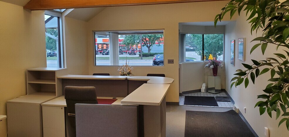More Photos Of 3922 Seneca St, Buffalo Office For Lease