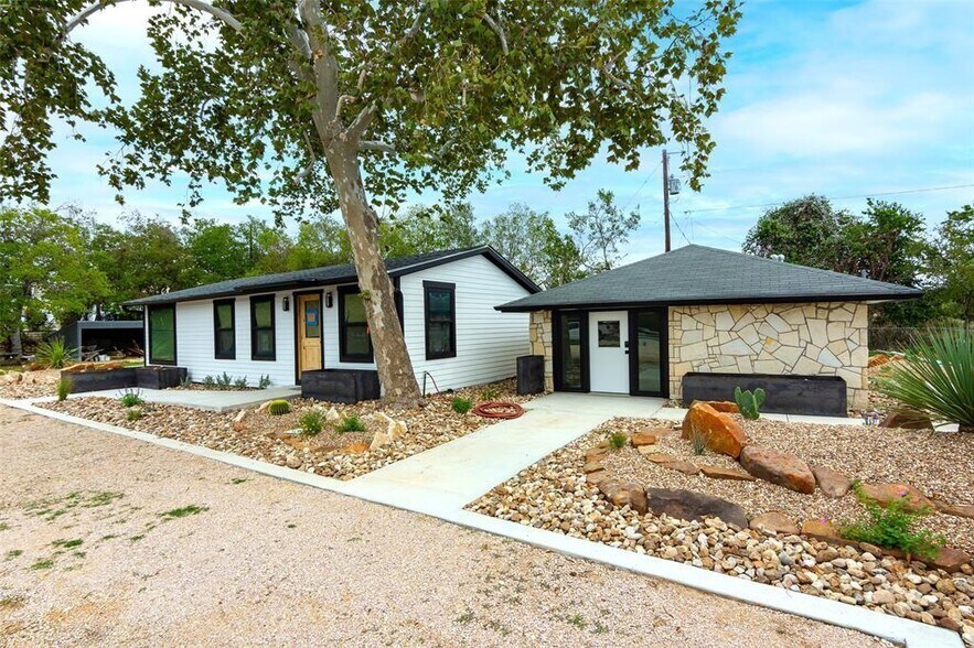 More Photos Of 27320 Ranch Road 12, Dripping Springs Office For Sale