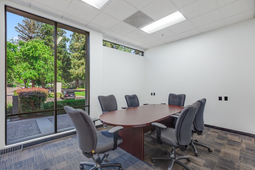 More Photos Of 390-392 Potrero Ave, Sunnyvale Research And Development For Lease