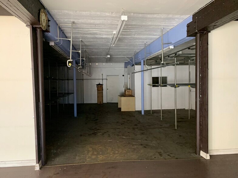 More Photos Of 1409-1413 S Los Angeles St, Los Angeles Storefront For Lease