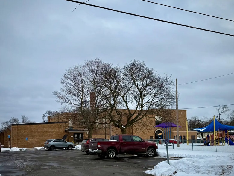 More Photos Of 609 N Verlinden Ave, Lansing Schools For Sale