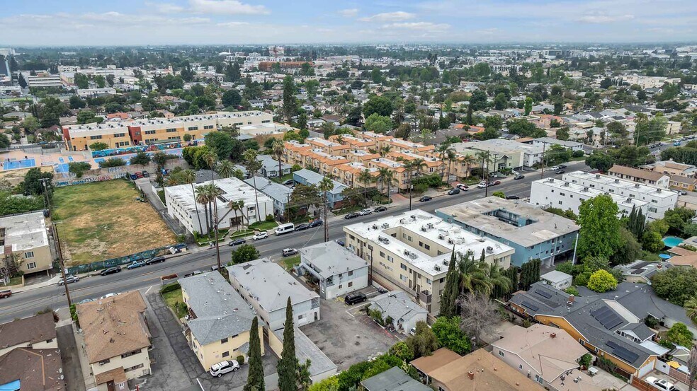 More Photos Of 6860-6870 Hazeltine Ave, Van Nuys Apartments For Sale