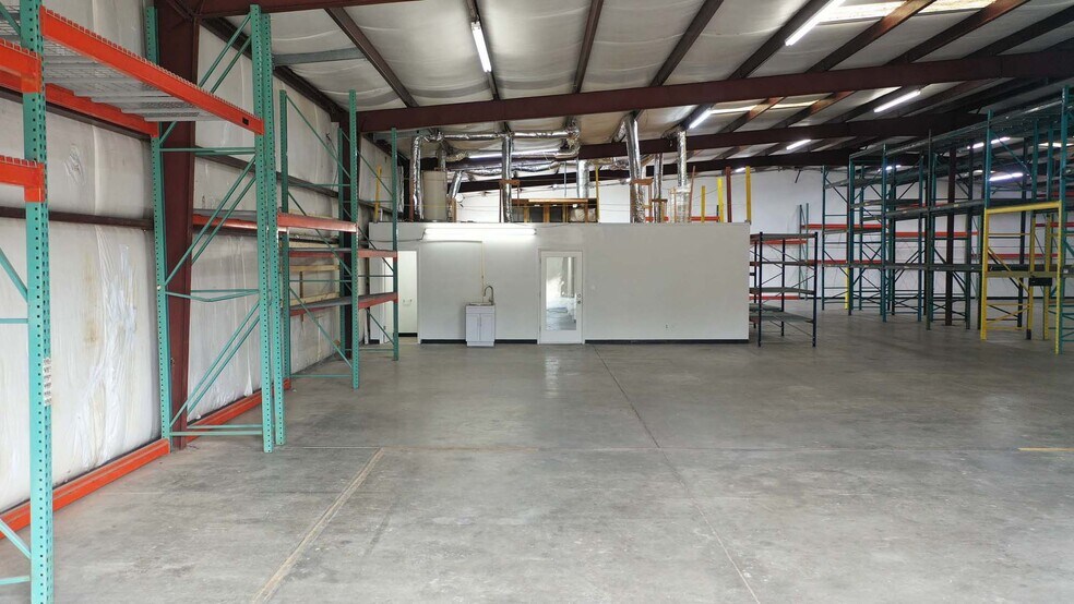 More Photos Of 1498 Airport Rd, Greensboro Warehouse For Lease