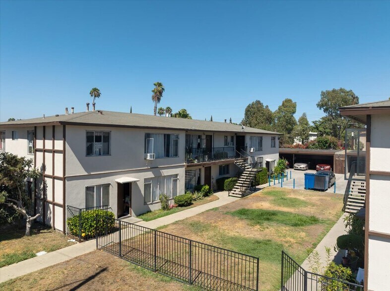 More Photos Of 1138-1142 N Mayfair Ave, Anaheim Apartments For Sale