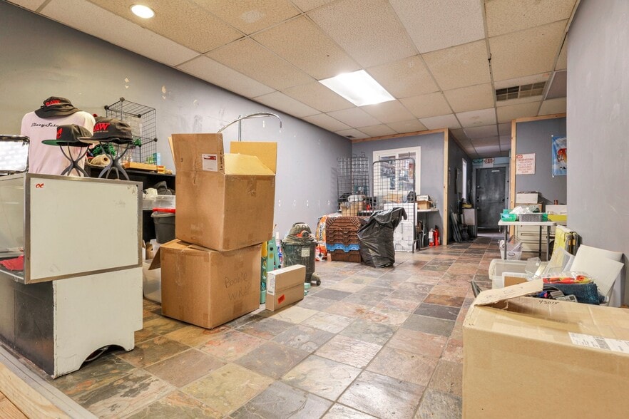 More Photos Of 1186 N High St, Columbus Storefront Retail Office For Sale