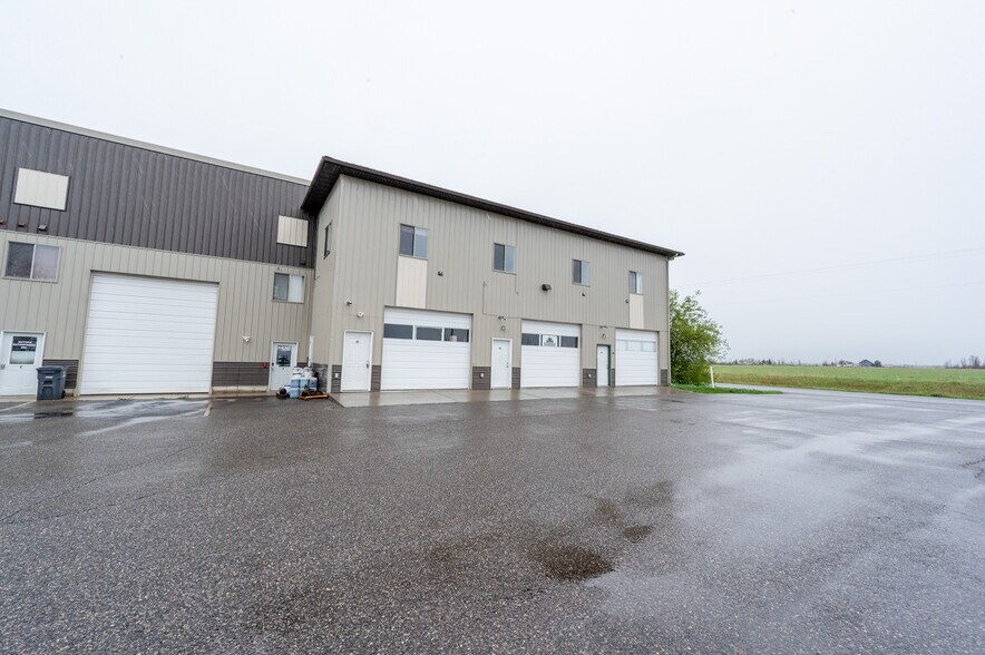 More Photos Of 211 Jetway Dr, Belgrade Flex For Sale