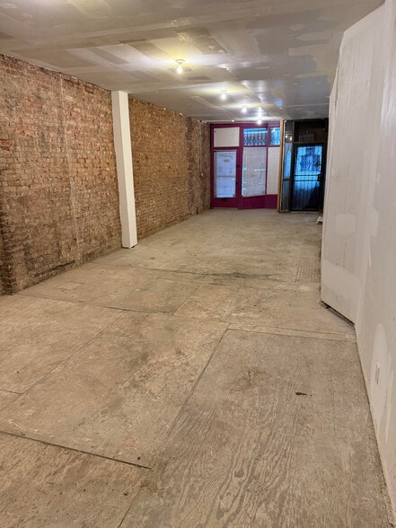 More Photos Of 389 2nd Ave, New York Storefront Retail Office For Lease
