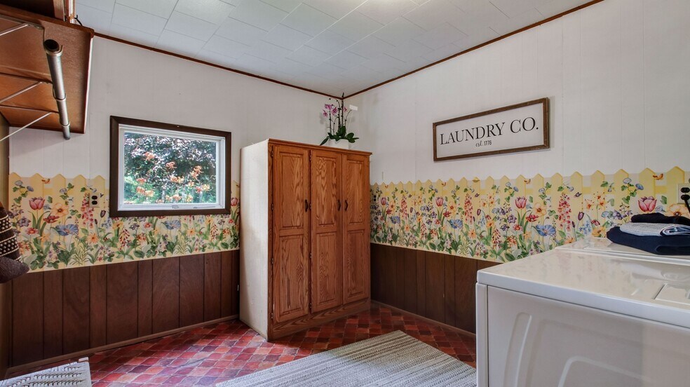 More Photos Of N8481 Kleba Rd, Hixton Flex For Sale