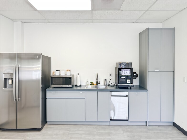 More Photos Of 701 Grant Ave, Lake Katrine Coworking Space