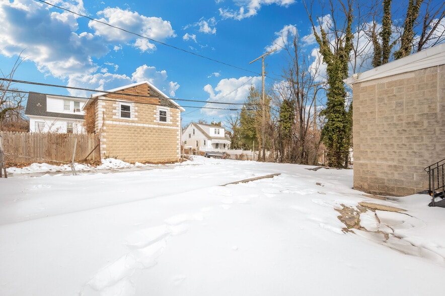 More Photos Of 4920 Belair Rd, Baltimore Office For Sale