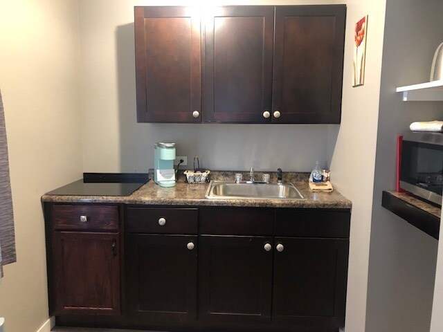 More Photos Of 314 4th St, Riverdale Hotel For Sale