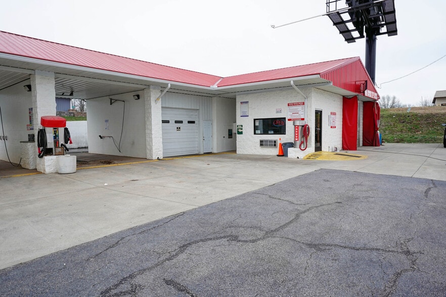 More Photos Of 3980 Teays Valley Rd, Hurricane General Retail For Sale