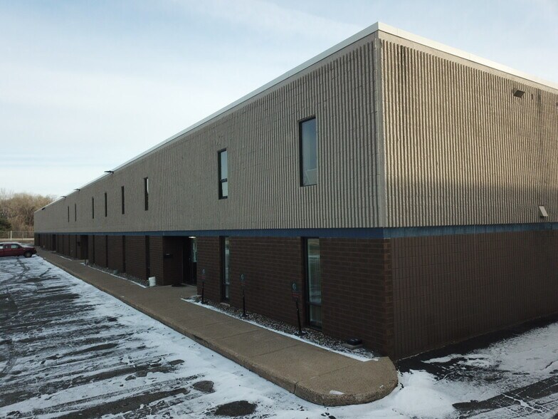 More Photos Of 9601-9615 Girard Ave S, Bloomington Flex For Sale