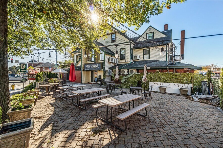 More Photos Of 4 Main St, Kings Park Storefront Retail Residential For Sale