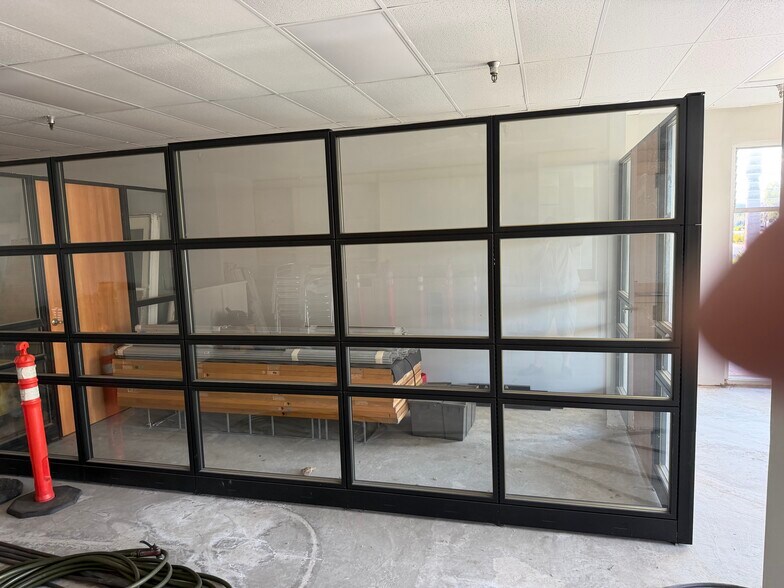 More Photos Of 1190-1198 Pacific Coast Hwy, Seal Beach Freestanding For Lease