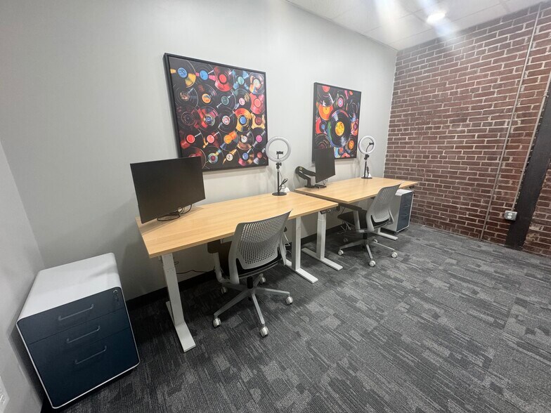 More Photos Of 2600 8th Ave S, Nashville Coworking Space