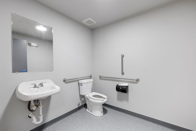 More Photos Of 20530 Hoover Rd, Detroit Warehouse For Lease