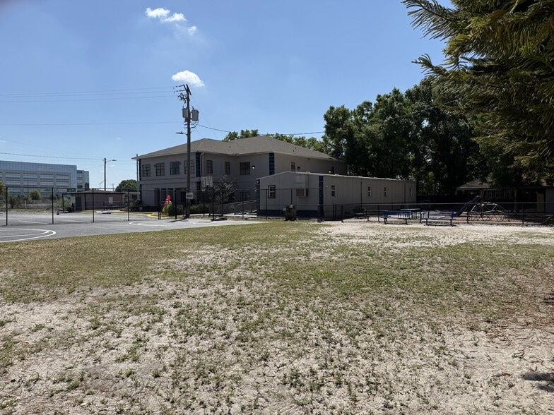 More Photos Of 1511 S US Highway 301, Tampa Business Park For Sale