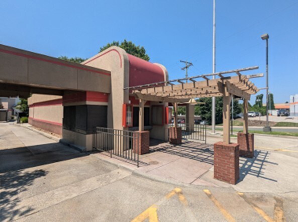 More Photos Of 2901 Candlers Mountain Rd, Lynchburg Fast Food For Sale