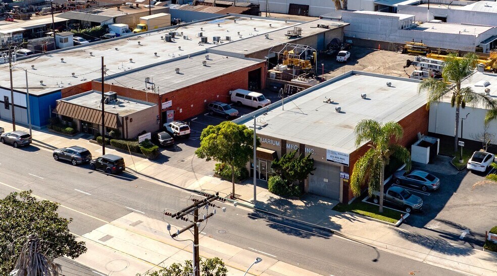 More Photos Of 16531-16539 S Broadway St, Gardena Warehouse For Sale