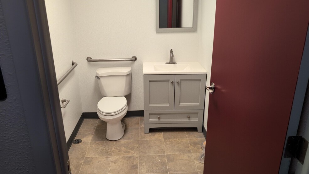 More Photos Of 5757 Arapahoe Ave, Boulder Warehouse For Lease