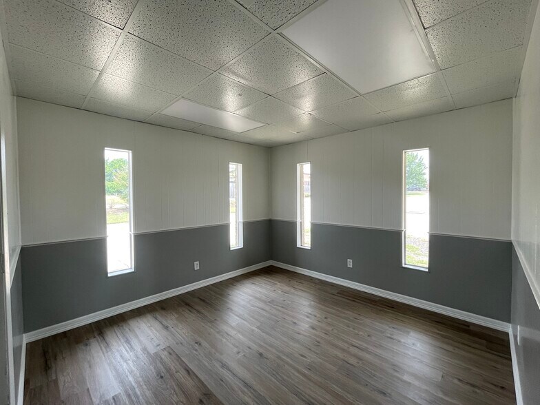 More Photos Of 575 Proffitt st, Midlothian Warehouse For Lease