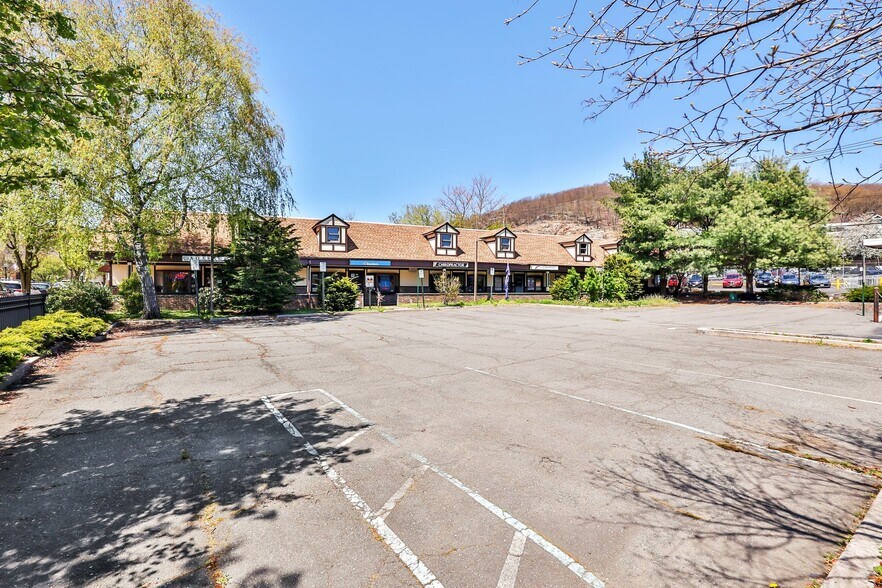 More Photos Of 50 Lafayette Ave, Suffern Freestanding For Sale