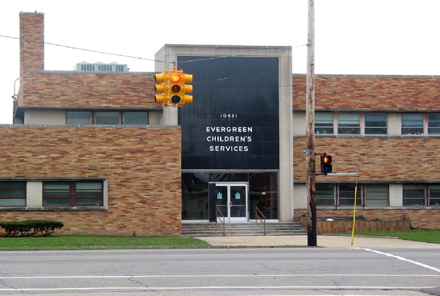 More Photos Of 10421 W Seven Mile Rd, Detroit Office For Sale