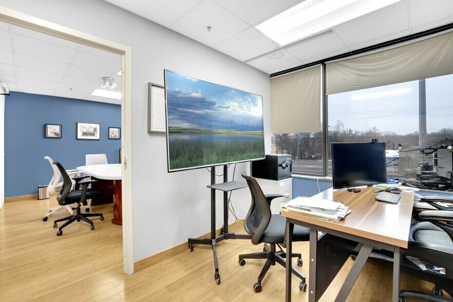 More Photos Of 7535 Little River Tpke, Annandale Office Residential For Sale