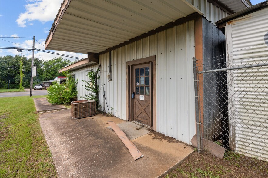 More Photos Of 1403 Crockett St, Lufkin Office Residential For Sale