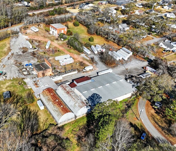 More Photos Of 500 Maplecroft St, Liberty Land For Lease