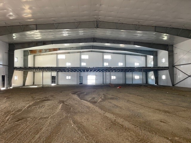More Photos Of 0 Bay St, Taunton Distribution For Sale