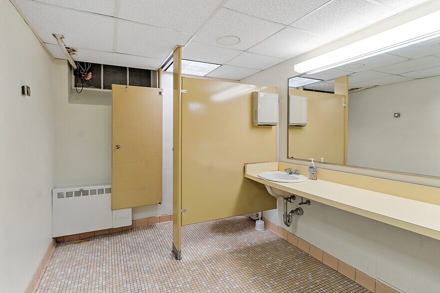 More Photos Of 444 Main St, Athol General Retail For Sale