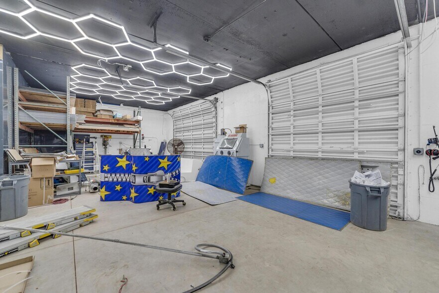 More Photos Of 4611 SW 44th Ave, Dania Warehouse For Lease