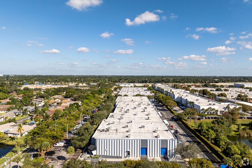 More Photos Of 2100-2290 SW 71st Ter, Davie Warehouse For Sale