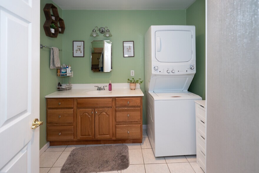 More Photos Of 596 Busha Hwy, Marysville Bar For Sale