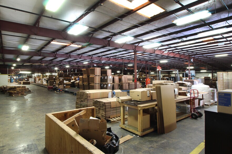 More Photos Of 2129 Chipman St, Knoxville Warehouse For Lease