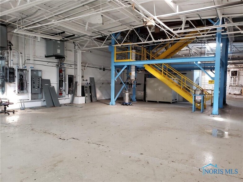 More Photos Of 410 Ryder Rd, Toledo Office For Sale