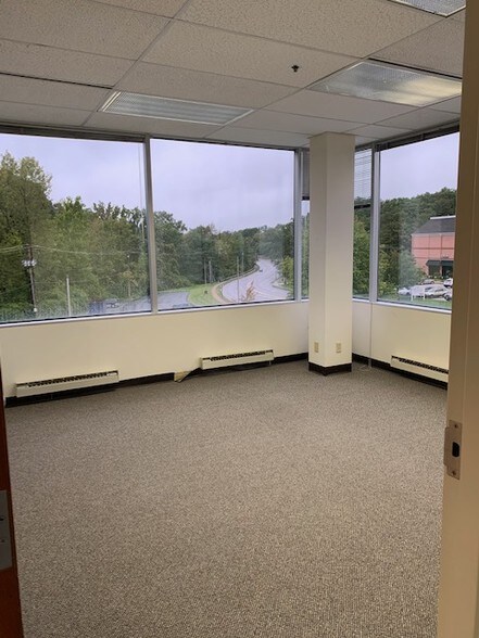 More Photos Of 16216 Baxter Rd, Chesterfield Medical For Lease