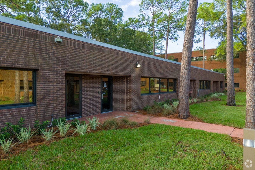 More Photos Of 7960 Baymeadows Way, Jacksonville Office For Lease