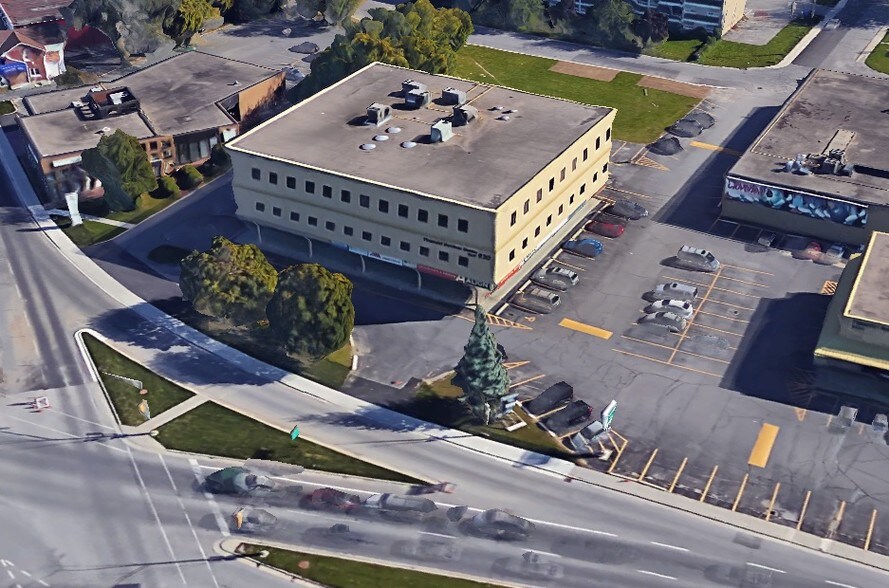 More Photos Of 920 Princess St, Kingston Office For Lease