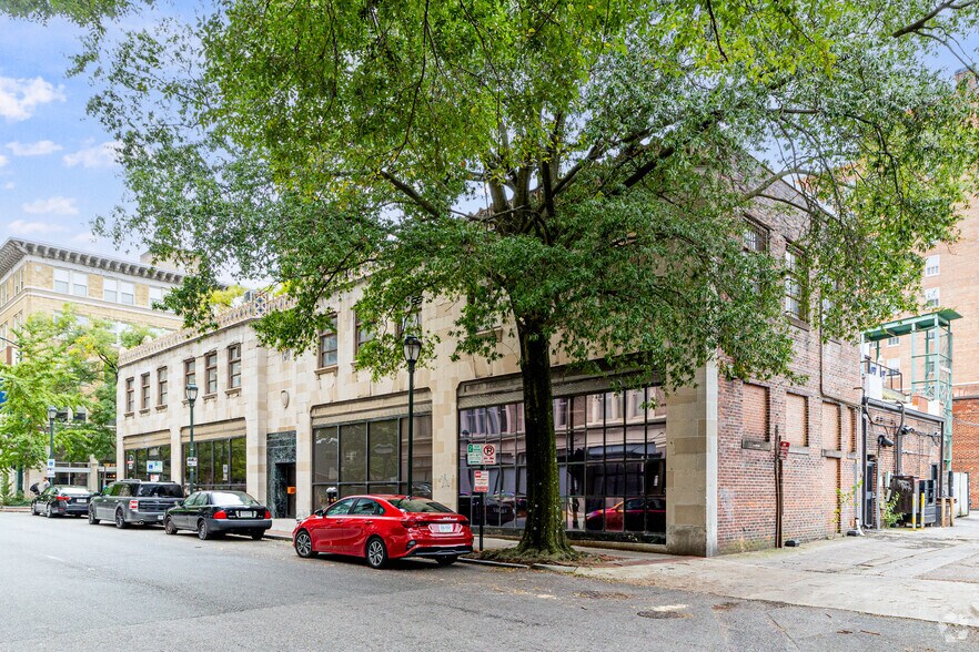 More Photos Of 424 E Grace St, Richmond Bank For Lease