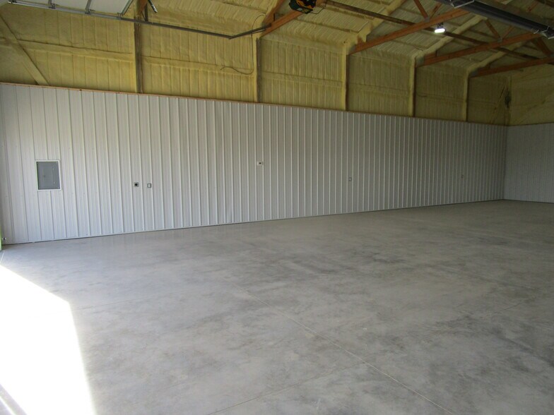 More Photos Of 365 Airlinks Dr, Garden City Industrial For Sale