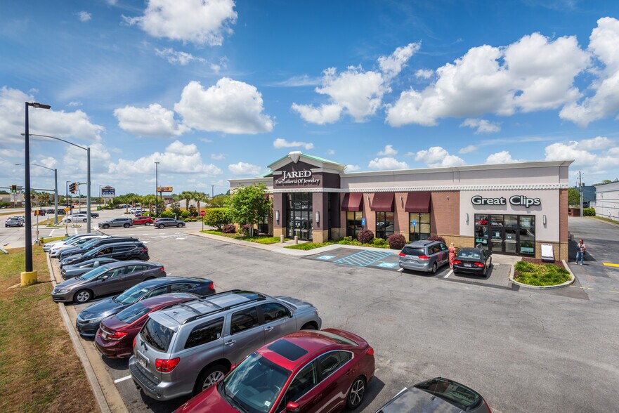 More Photos Of 7805 Abercorn St, Savannah Unknown For Lease