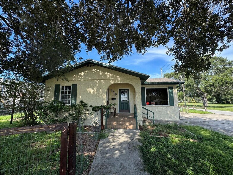 More Photos Of 225 N Scenic Hwy, Frostproof Office For Sale