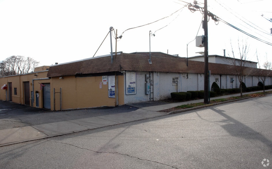 More Photos Of 10 Dell Glen Ave, Lodi Manufacturing For Lease