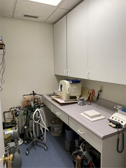 More Photos Of 556 Cynwood Dr, Easton Medical For Lease